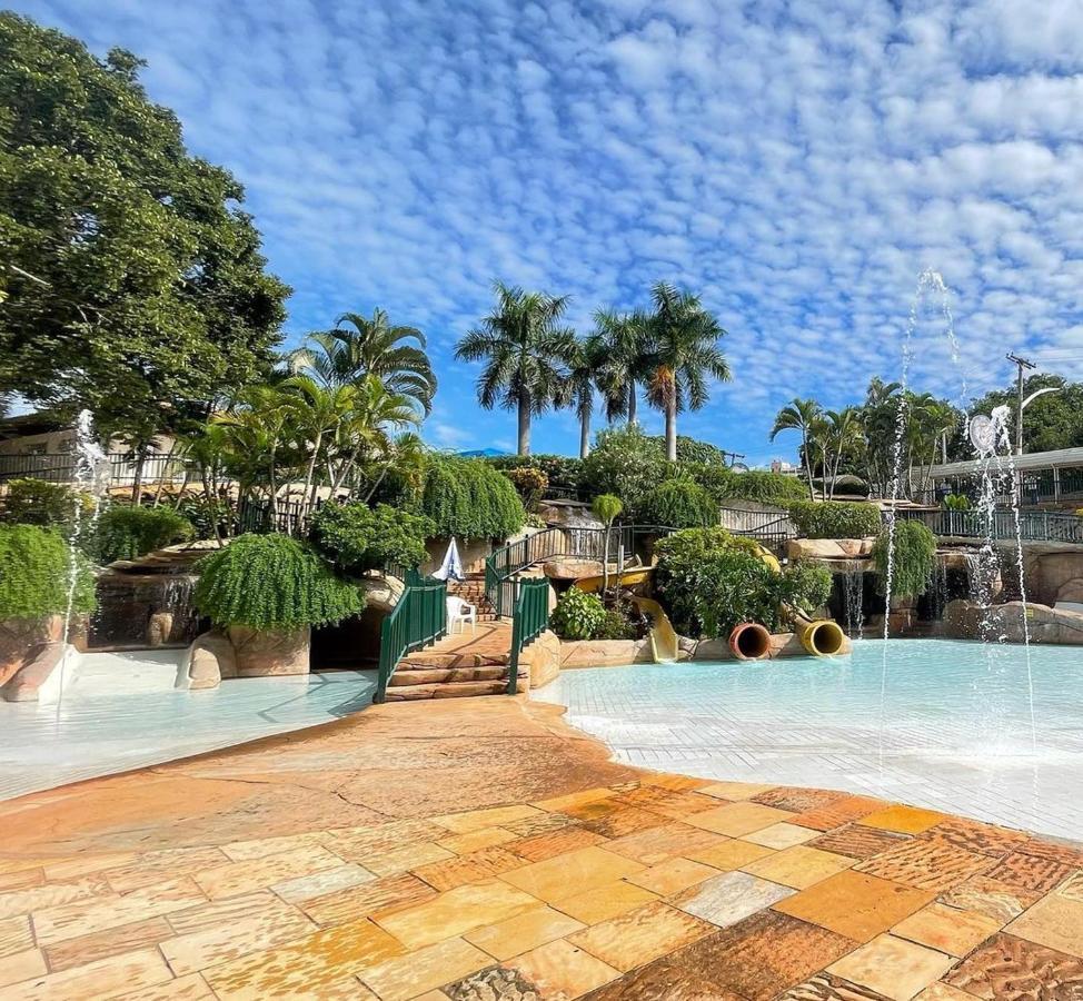 Hotel Diroma Fiori Com Um Dia De Acesso No Acqua Park Diroma Caldas Novas Dış mekan fotoğraf
