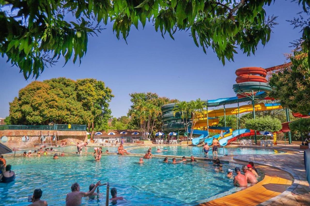 Hotel Diroma Fiori Com Um Dia De Acesso No Acqua Park Diroma Caldas Novas Dış mekan fotoğraf