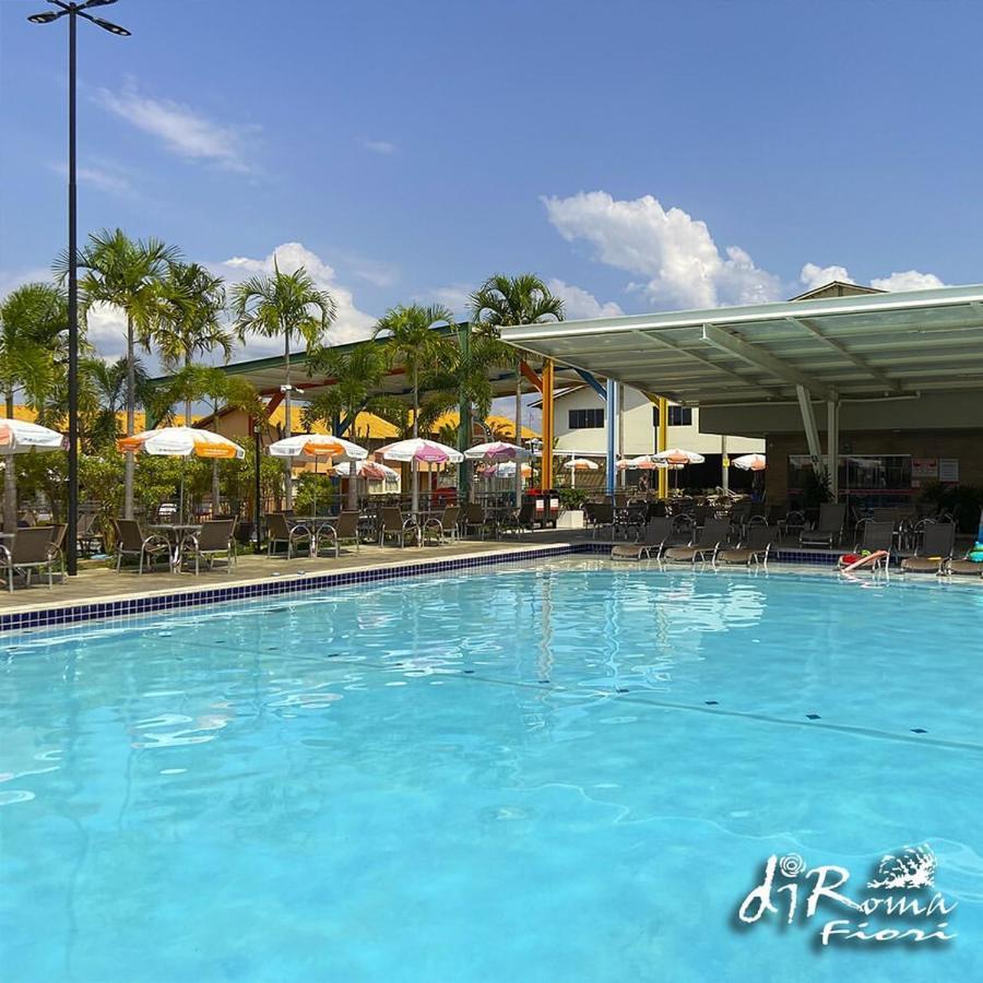 Hotel Diroma Fiori Com Um Dia De Acesso No Acqua Park Diroma Caldas Novas Dış mekan fotoğraf